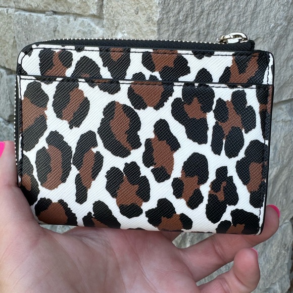 ✨ Brand New Kate Spade ♠️ Madison Spotted Leopard Small L-Zip Wallet ✨ - Picture 3 of 12